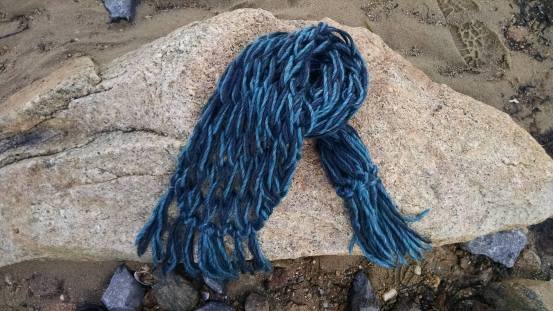 Arm-knittiing scarf